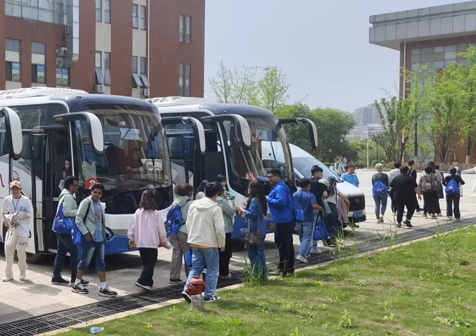 九江長(zhǎng)運(yùn)：旅游分公司圓滿(mǎn)完成全球青少年模擬世界遺產(chǎn)大會(huì)運(yùn)輸保障工作