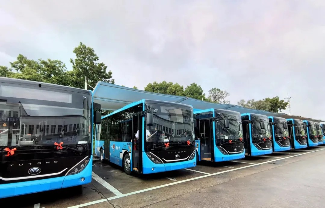 婺源公交：五一大禮包 8輛新純電動公交車正式上線運(yùn)營啦！